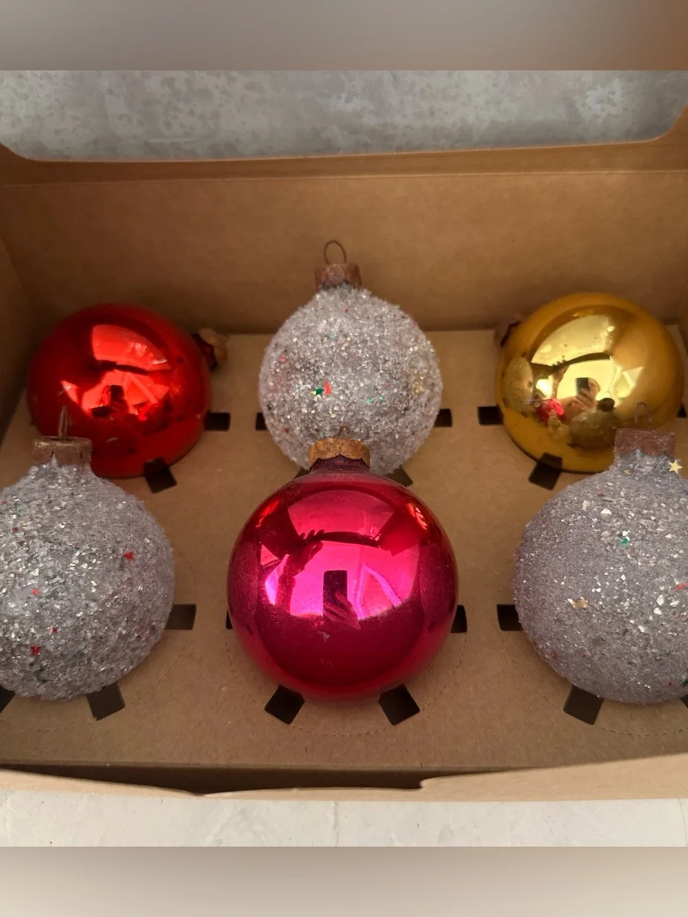 BOX OF 6 VINTAGE ORNAMENTS MICA GLITTER